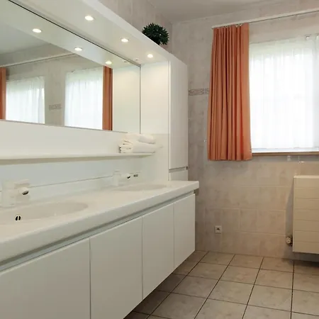 't Uze Villa